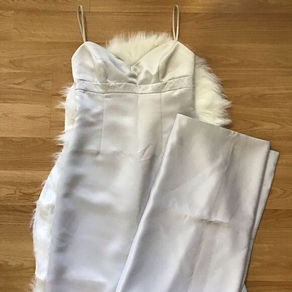 BCBGMAXAZRIA Formal Dress Beaded Neckline Shawl - Picture 2 of 11